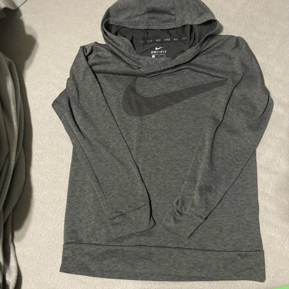 Nike hooded long sleeve shirt size SM